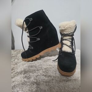 Sorel Black Suede Wedge Ankle Boots with Cream Shearling